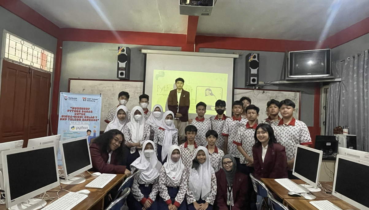 Workshop Python Dasar untuk Siswa-siswi Kelas 7 SMP Telkom Bandung oleh Tim Pengabdian Masyarakat  Universitas Telkom